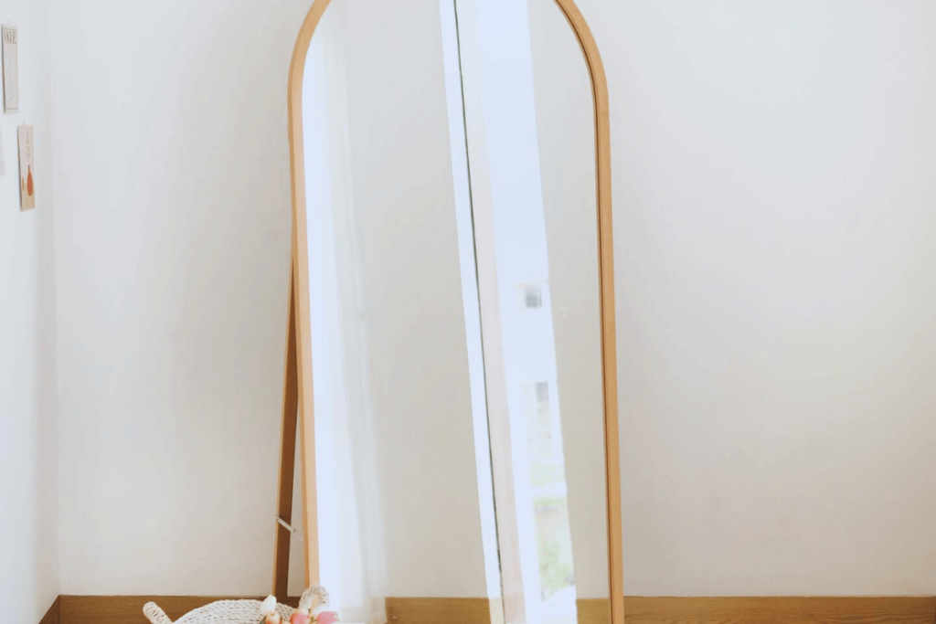 4-Mirrors-for-Dimension