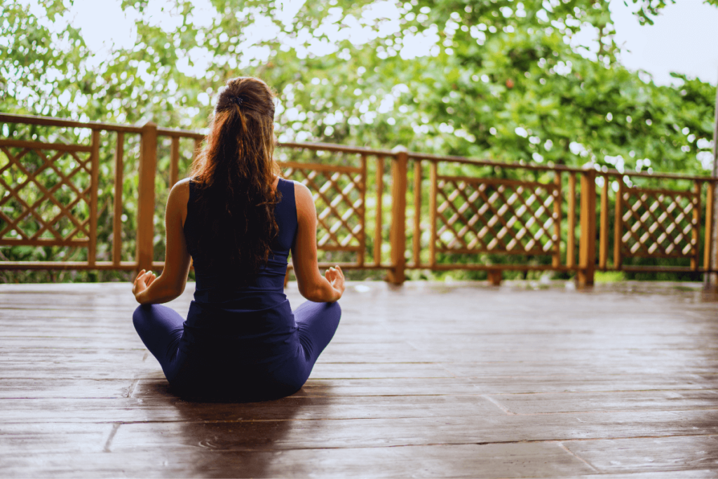 12-Outdoor-Meditation-Nook