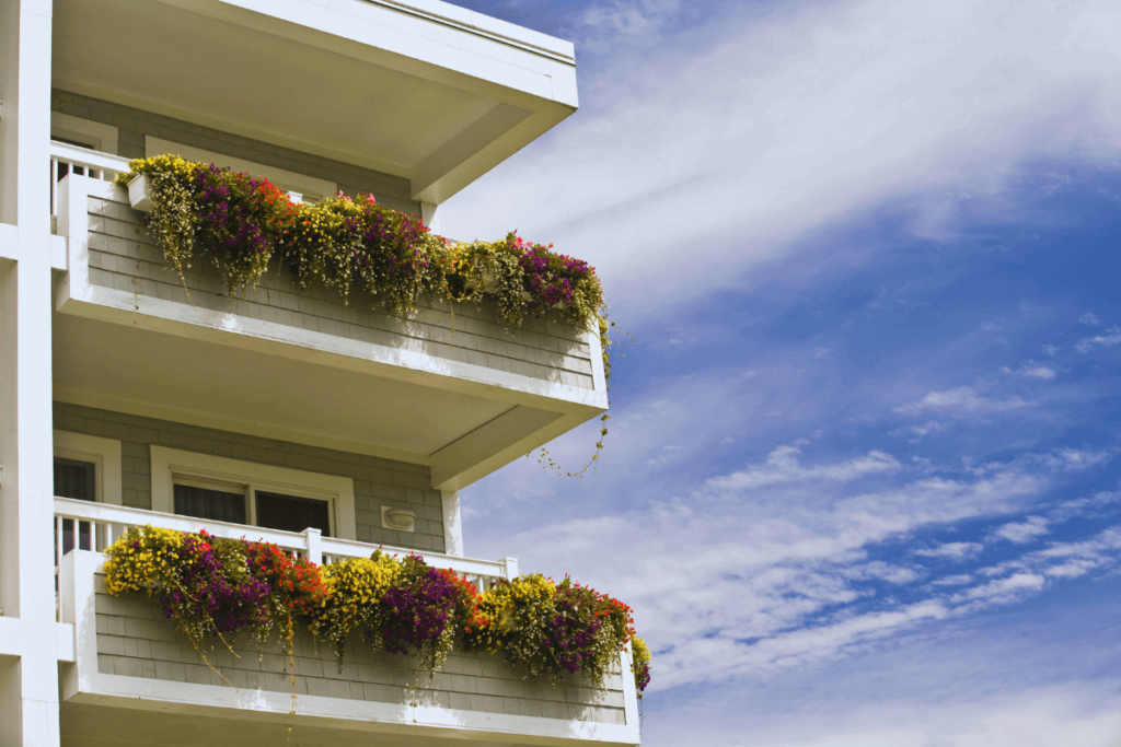 3-Wall-Mounted-Planters