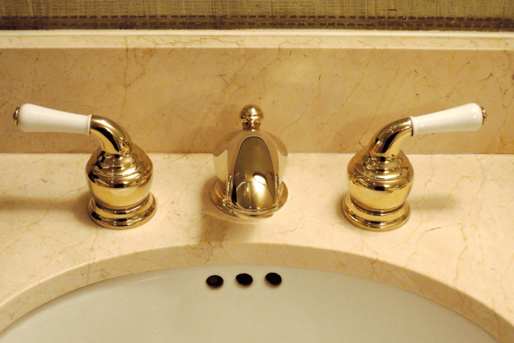 Gold-and-Metallic-Accents-for-Glamour