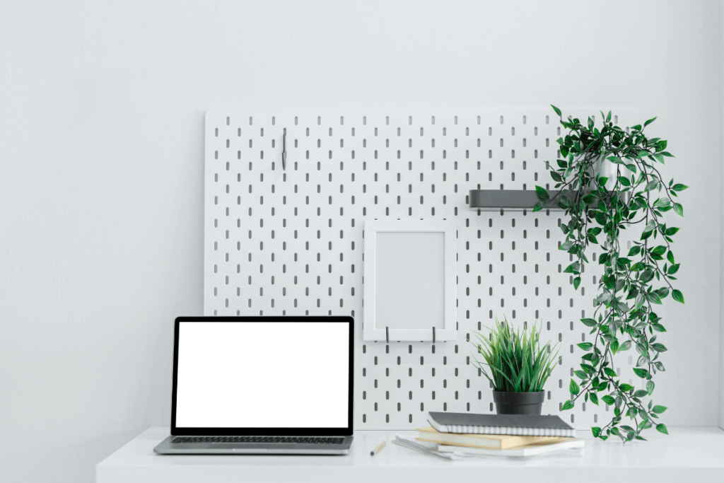 2-Strategic-Desk-Placement